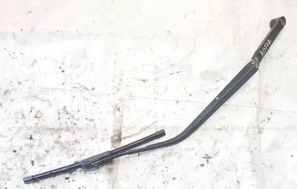 Mitsubishi Lancer X Front wiper blade arm v7486