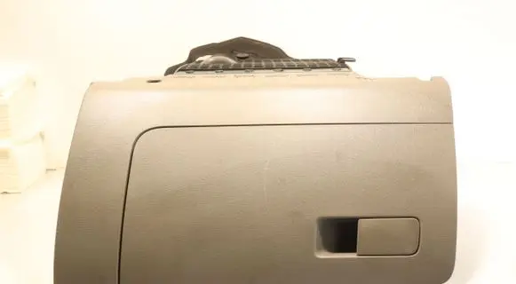 Glove box