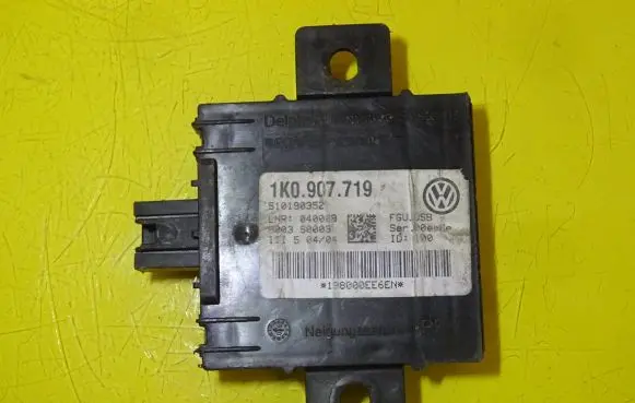 Volkswagen Touran I Alarm control unit/module 1K0907719