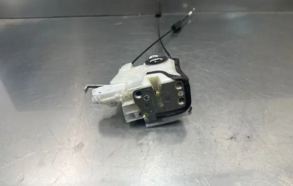 Honda Jazz Front door lock 1102265