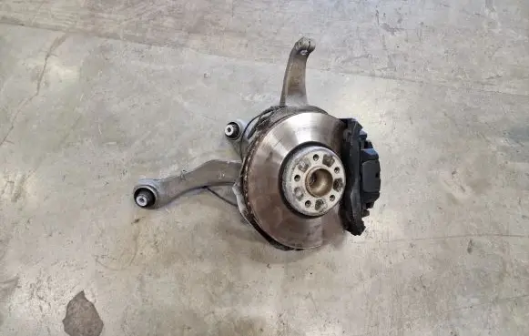 BMW 6 F06 Gran coupe Front wheel hub spindle knuckle