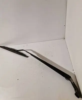 Toyota Corolla Verso AR10 Front wiper blade arm 6800