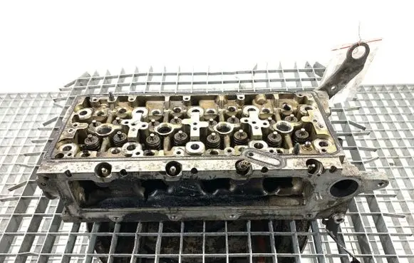 Volkswagen PASSAT B8 Engine head 04L103373E