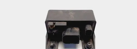Mercedes-Benz C W203 Glow plug pre-heat relay