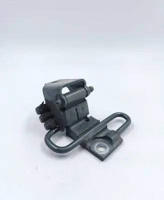 Volkswagen Caddy Front door lower hinge 1T0831412C