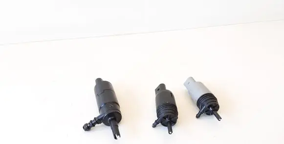 BMW 3 E90 E91 Headlight washer pump 8377430 7199567 6934159