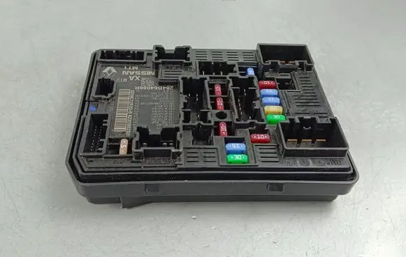 Renault Arkana Fuse module 284B64086R