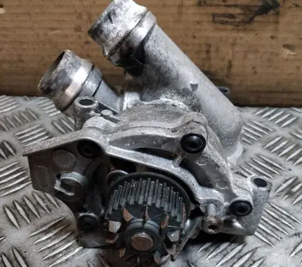 Volkswagen Golf VI Water pump 06F133062Q