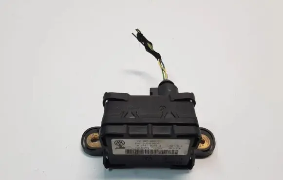 Volkswagen Golf V Trunk lid opening control unit 