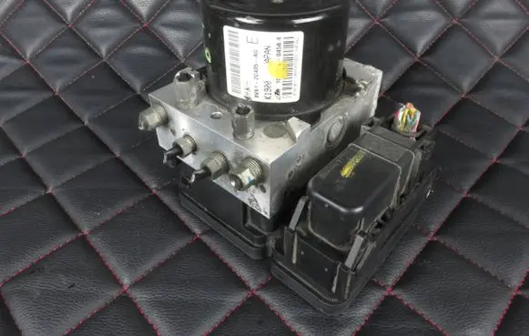 Mazda 3 II ABS Pump 8V612C405AG K1900 10021204584