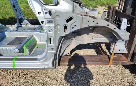 Nissan Leaf I (ZE0) Front quarter panel 