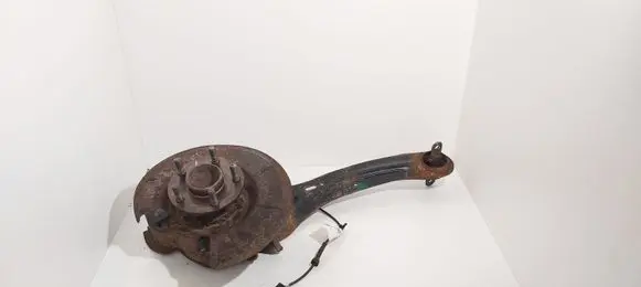 Rear wheel hub