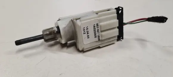 Audi A4 S4 B6 8E 8H Brake pedal sensor switch 8E0927189B 19322005