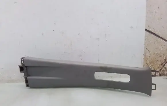 Toyota Yaris (B) pillar trim (top)