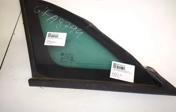 Opel Crossland X Rear side window