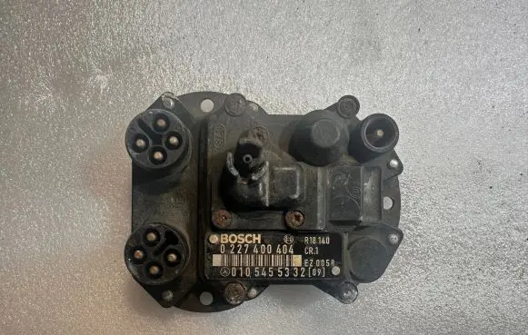Mercedes-Benz E W124 Engine control unit/module 0105455332 0227400404 A0105455332