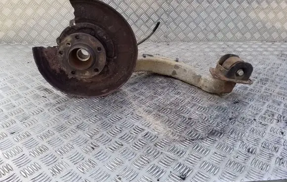 Rear wheel hub