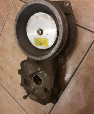 Audi 80 90 B3 Fuel distributor 026133353D 0438121070