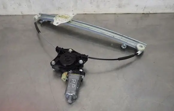 Hyundai i10 Front door electric window regulator 82402-B4110
