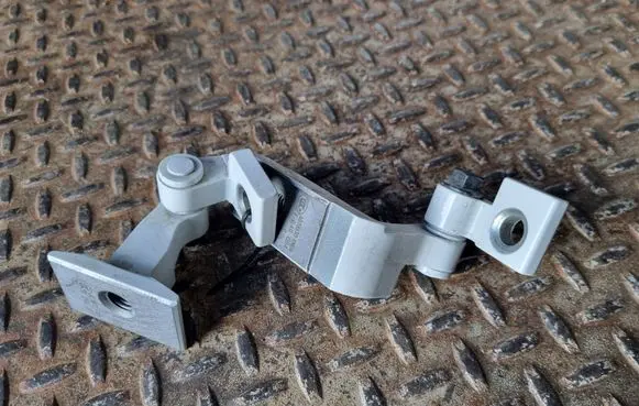 BMW 1 F40 Rear door hinge set 7246067 7246064