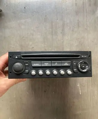 Radio/CD/DVD/GPS head unit