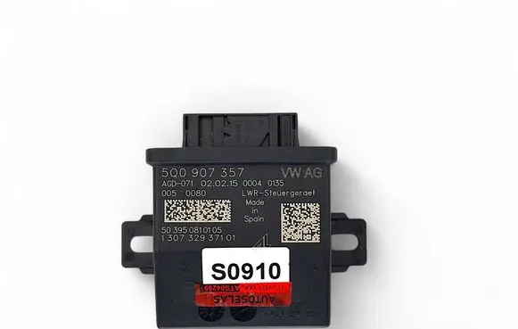 Seat Leon (5F) Light module LCM 5Q0907357 130732937101 503950810105