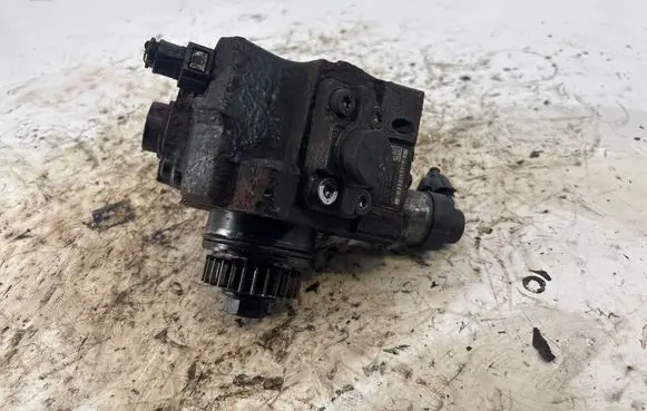 Renault Trafic III (X82) Fuel injection high pressure pump 0445010404 HMLGT8980R 9979334