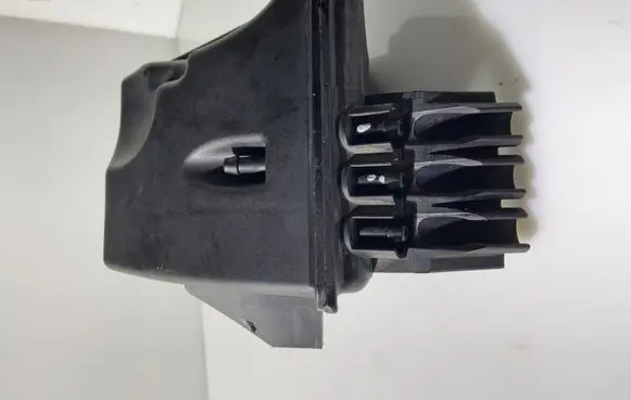 Vacuum air tank