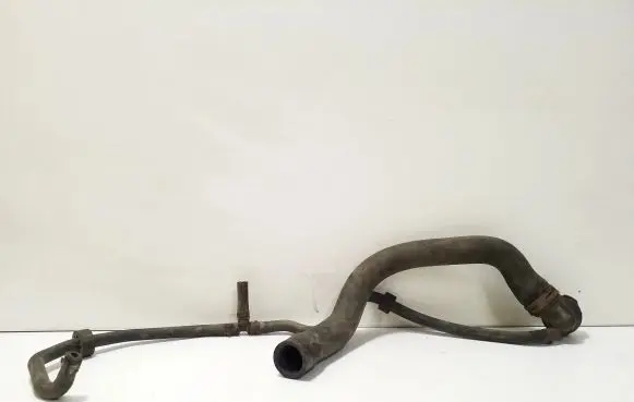 Volkswagen PASSAT B6 Engine coolant pipe/hose