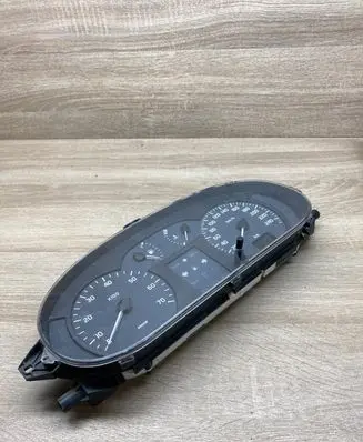 Renault Megane I Speedometer (instrument cluster) 8200071820