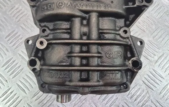 Mercedes-Benz C W204 Oil pump balance shaft A6460100736