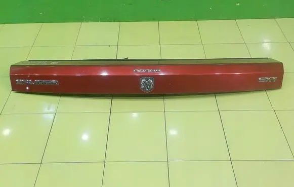 Dodge Caliber Rear light center trim bar blend 