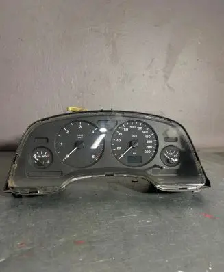 Speedometer (instrument cluster)