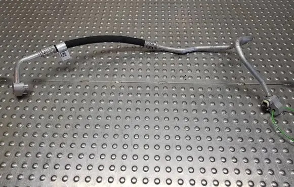BMW X2 F39 Air conditioning (A/C) pipe/hose S26370469 9869634