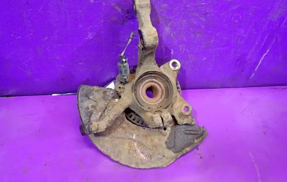 Volkswagen Golf IV Front wheel hub spindle knuckle