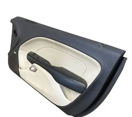 Dodge Challenger Front door card panel trim 5LG72DW1AC 5PS241XWAH P5LG72DW1AC