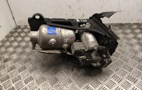 Volvo XC90 Air suspension compressor/pump 31493388