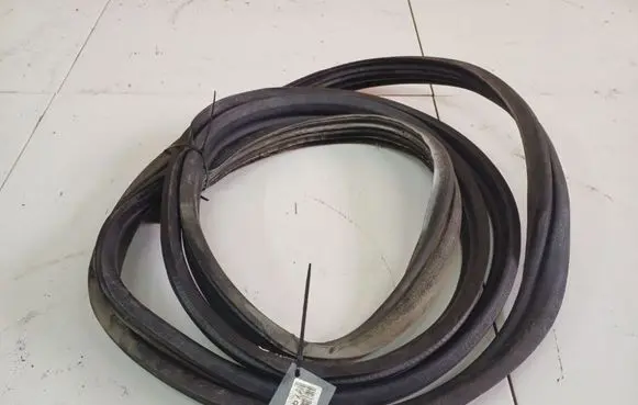 Renault Master II Rubber seal rear door 