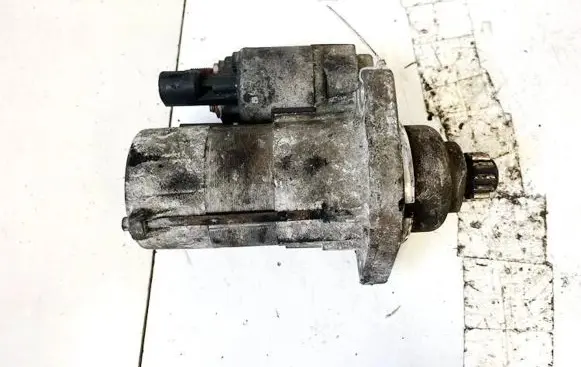 Volkswagen Golf V Starter motor 02M911023N D7GS10