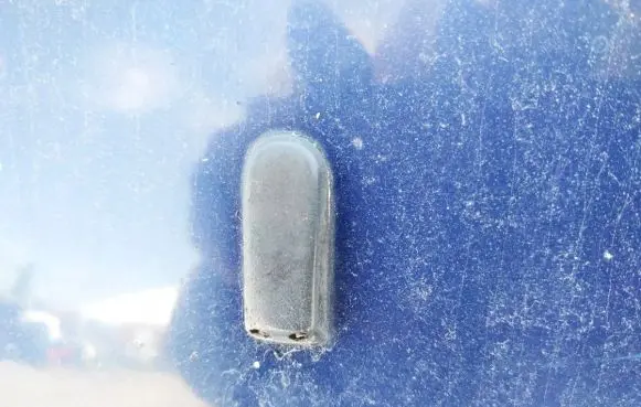 Volkswagen Golf III Windshield washer spray nozzle 