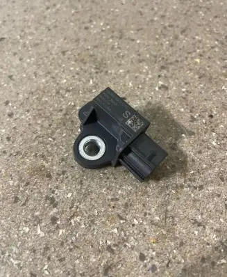 Nissan X-Trail T32 Airbag deployment crash/impact sensor 988303EA0A
