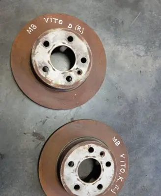 Mercedes-Benz Vito Viano W638 Front brake disc 0200074 86061302