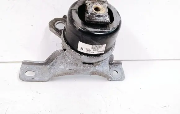 Volvo V60 Engine mount bracket 31330135