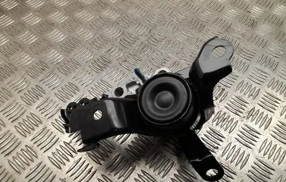 Engine mount bracket