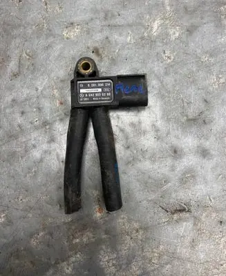 Mercedes-Benz E W212 Exhaust gas pressure sensor A6429050200 0281006214