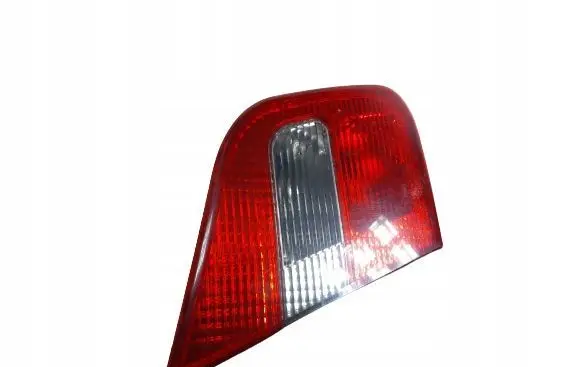 Mitsubishi Carisma Tailgate rear/tail lights