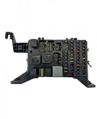 Ford Mondeo Mk III Fuse module 7158731401
