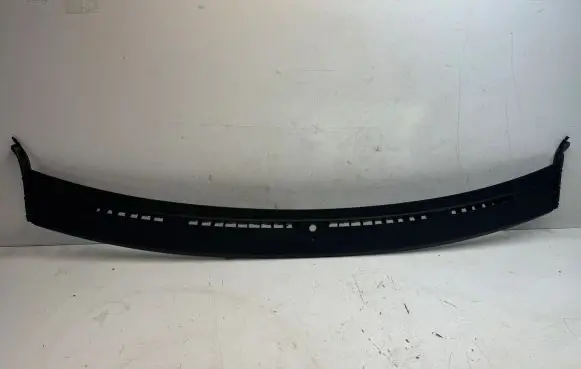 Maserati Levante Dashboard glove box trim 670043361