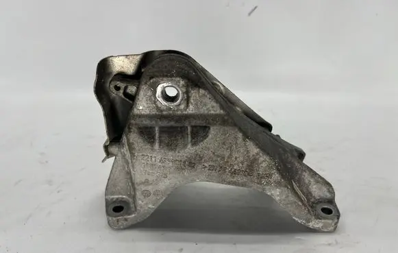 BMW 1 F20 F21 Engine mounting bracket 6859012