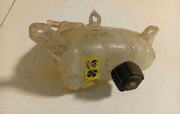 Nissan NV200 Coolant expansion tank/reservoir 217103LS0A